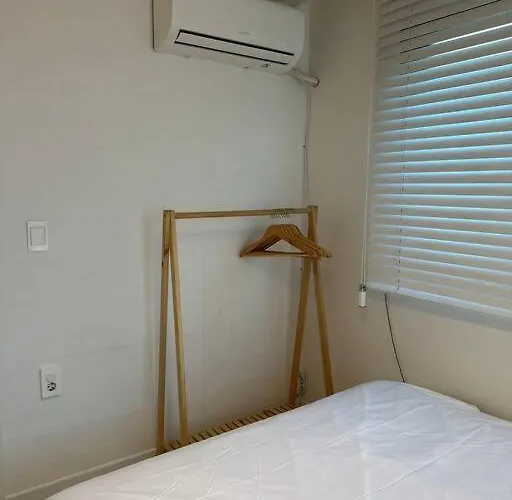 Апартаменты 10-minute Walk From Hongdae Entrance Station, 2 Rooms, 3 Beds