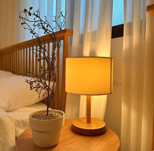 Апартаменты 10-minute Walk From Hongdae Entrance Station, 2 Rooms, 3 Beds Сеул